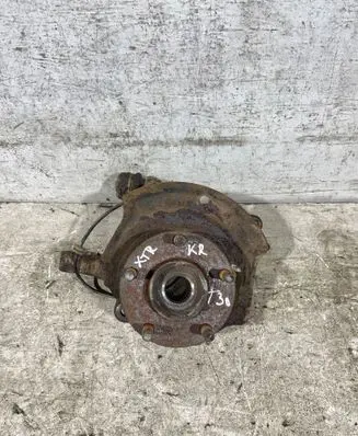 Nissan X-Trail T30 Front wheel hub spindle knuckle