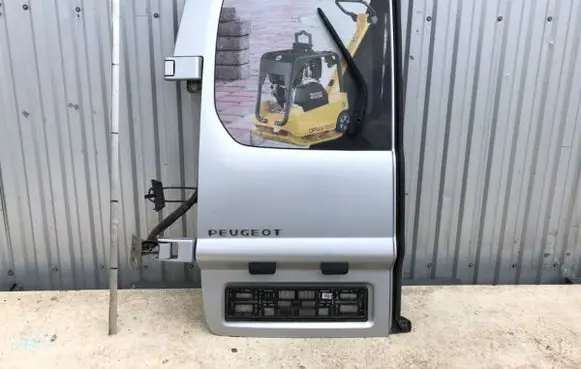 Rear door