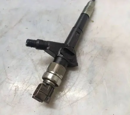 Nissan Almera Tino Fuel injector 16600BN821 04G04489