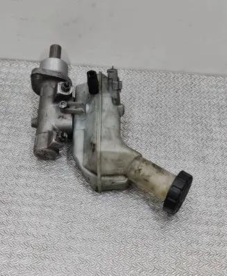 Renault Clio III Master brake cylinder 8200129956