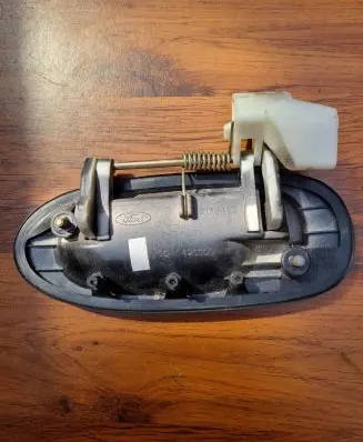 Ford Escort Front door exterior handle F706-5426600 D17882 5426000