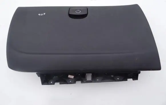 Peugeot 407 Glove box 746vjg