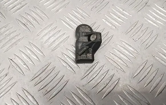 Volkswagen Touareg II Tire pressure sensor 5Q0907275B