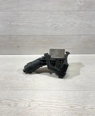 BMW 3 F30 F35 F31 Oil filter mounting bracket 72432866