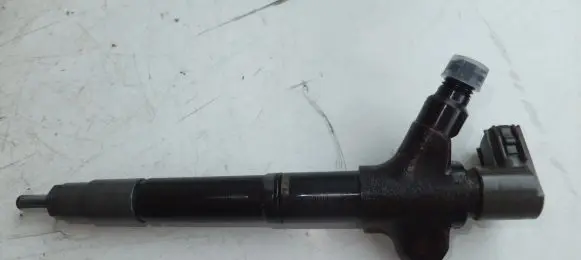 Toyota Land Cruiser (J200) Fuel injector 2367051060