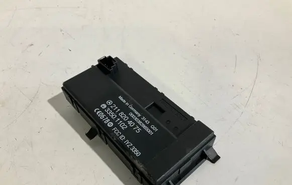 Mercedes-Benz E W211 Keyless (KESSY) go control unit/module 2118204075 33501102 00030382865001