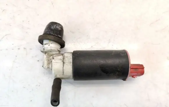 Toyota Avensis T220 Windscreen/windshield washer pump