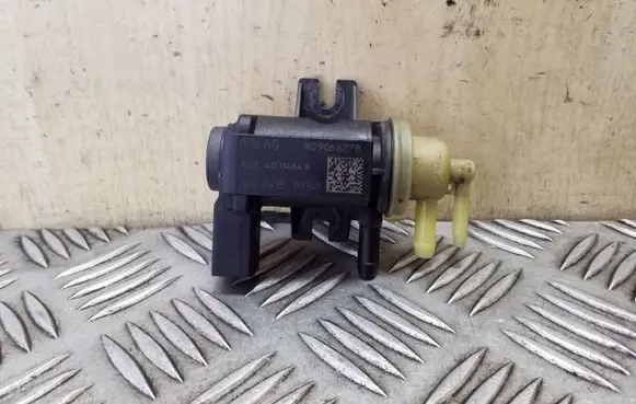 Skoda Octavia Mk3 (5E) Turbo solenoid valve 1K0906627B