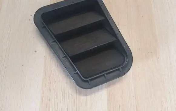Hyundai i30 Quarter panel pressure vent 9751017000