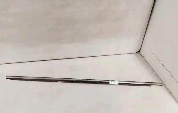 Toyota Avensis T250 Door glass rail 