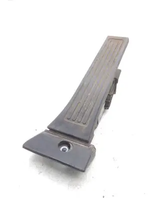 Accelerator throttle pedal