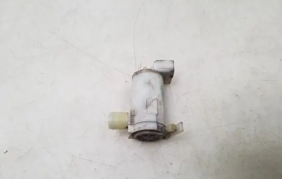 Nissan X-Trail T30 Windscreen/windshield washer pump 2224615A