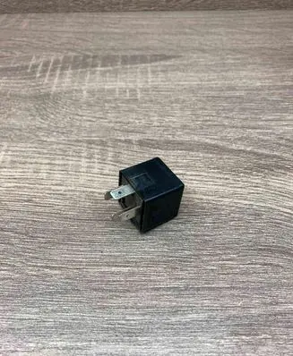 Volvo S40, V40 Other relay V23134B52X240 MB953381