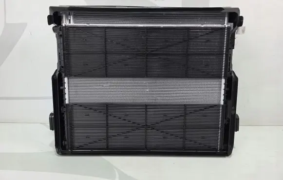 BMW 5 G60 G61 Coolant radiator 