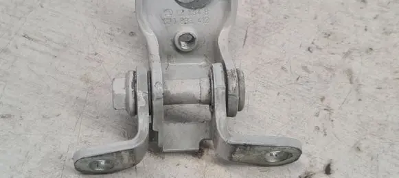 Skoda Praktik (5J8) Rear door lower hinge 5J0833412