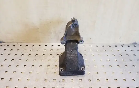 Mercedes-Benz C W203 Engine mounting bracket A6112230704