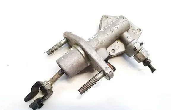 Honda FR-V Clutch master cylinder 