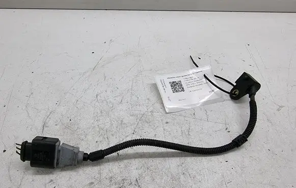 Volkswagen PASSAT B6 Crankshaft speed sensor 9805940