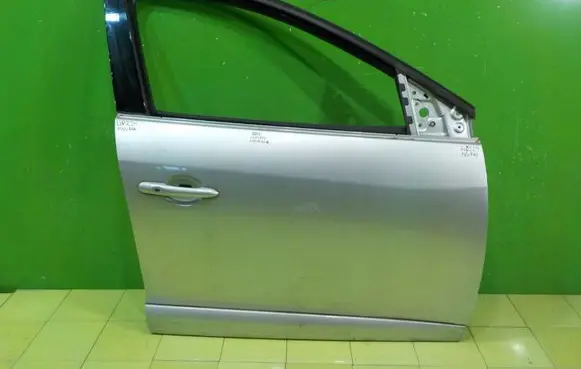 Renault Megane III Front door PRZOD PRAWE