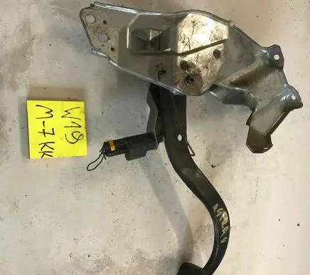 Opel Astra G Brake pedal 