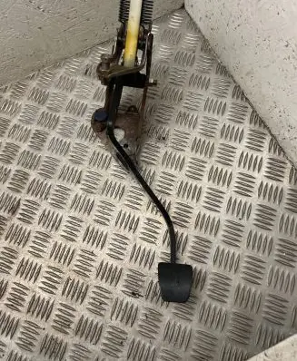 Toyota Avensis T220 Clutch pedal 