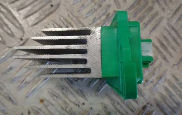 KIA Venga Heater blower motor/fan resistor 