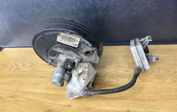 Peugeot Partner Brake booster 9681268480