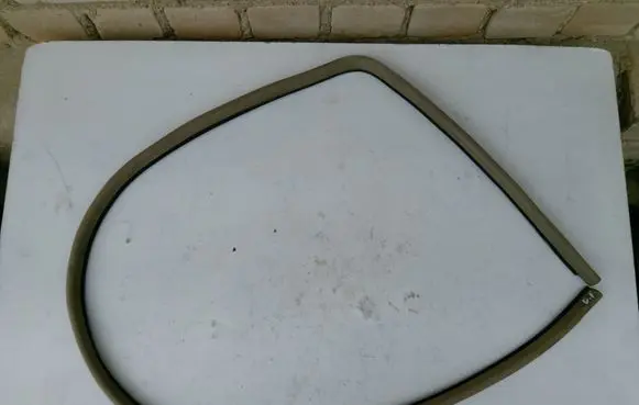 Nissan Terrano Front door rubber seal