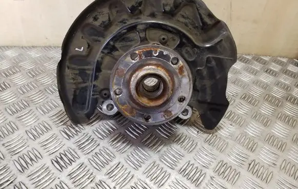 Front wheel hub