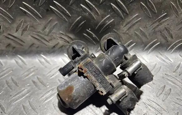 BMW 3 E46 Coolant heater control valve 1147412144 64118369805