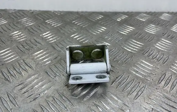 Mitsubishi Outlander Tailgate/trunk/boot hinge