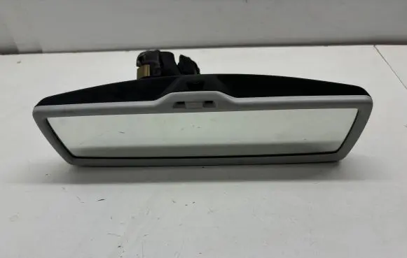 Volkswagen Tiguan Rear view mirror (interior) E11026141 026141