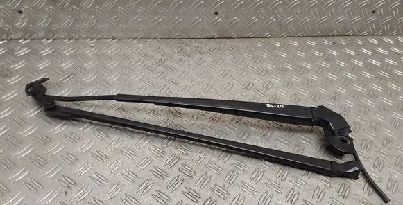 Toyota Yaris Front wiper blade arm