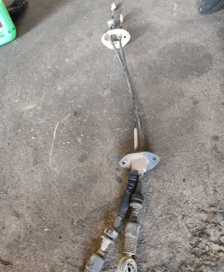 Handbrake/parking brake wiring cable