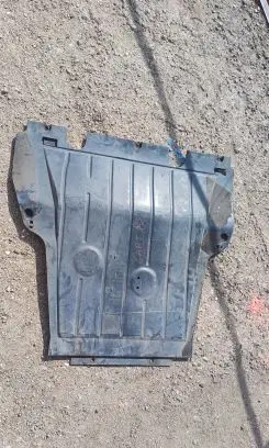 Renault Captur Engine splash shield/under tray 8200540585