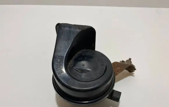 BMW 3 E46 Horn signal 3881157