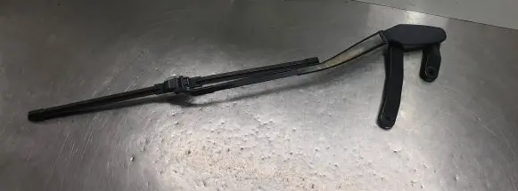 Mercedes-Benz E W212 Front wiper blade arm A2128200944