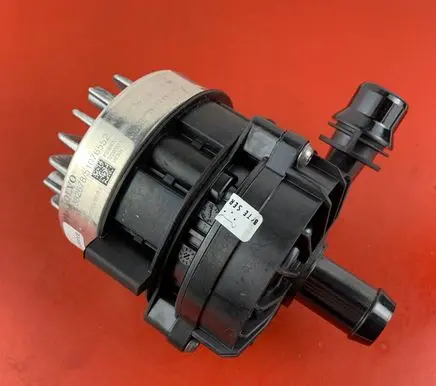 Volvo XC60 Water pump 32382678 51076552