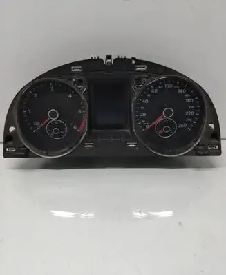 Volkswagen PASSAT B6 Speedometer (instrument cluster) 3C0920860R