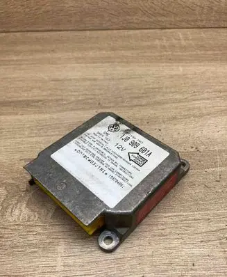 Audi A3 S3 8L Airbag control unit/module 1J0909601A