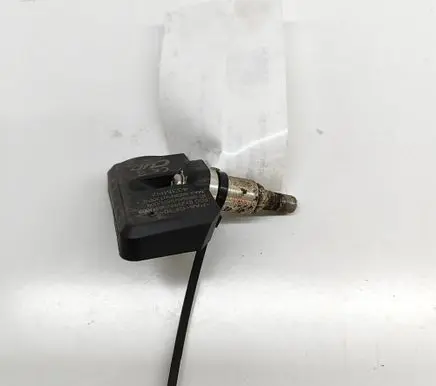 Mercedes-Benz E W212 Tire pressure sensor 9959AVS62U009 ZPNVS62U009