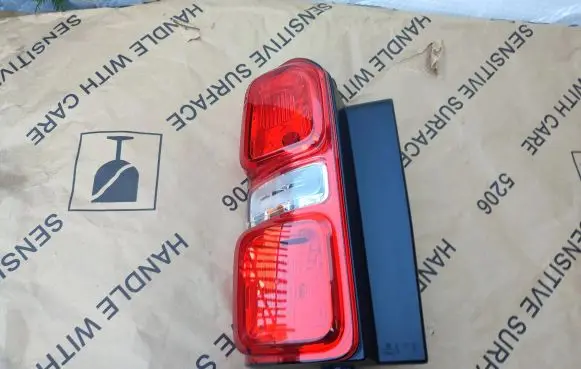 Citroen Jumpy Rear/tail lights 9808243180 0019725101