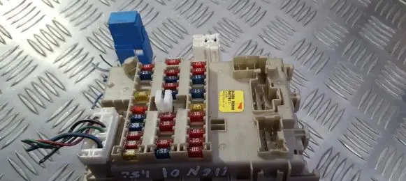 Nissan Almera N16 Fuse box set 243505m300 0607011