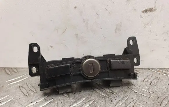 BMW 7 E65 E66 Glove box lock 81430 81429