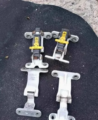 Ford Transit Courier Tailgate/trunk/boot hinge