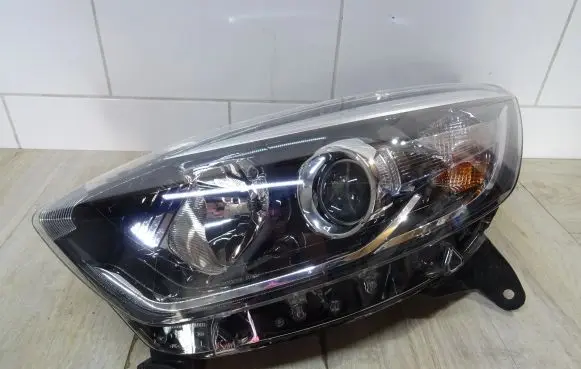 Renault Captur Headlight/headlamp 130702445000