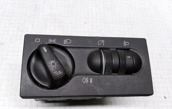 Volkswagen Golf III Light switch 1H6941531N