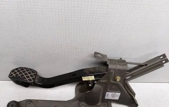 Volkswagen Transporter - Caravelle T5 Brake pedal 7H1721057 LS24105 0357123