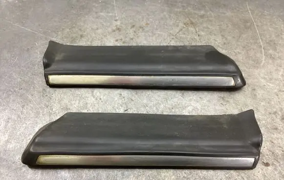 Mercedes-Benz W123 Fender trim (molding) 