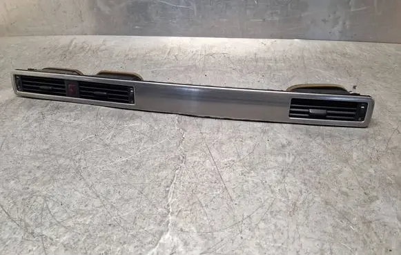 Volvo V70 Dash center air vent grill 30715143 W11608A11 ESW567
